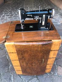 Macchina da cucire Necchi serie Nova  con mobile