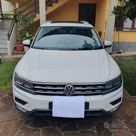  AUTO TIGUAN