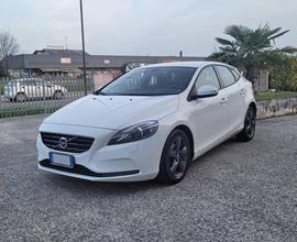 VOLVO V40 D2 1.6 Kinetic