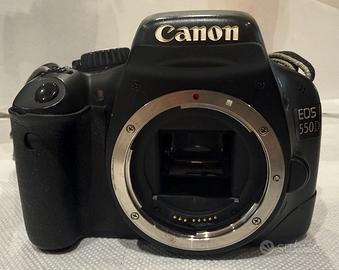 Canon EOS 550D Reflex Digitale + batteria e borsa