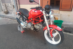 Moto ducati Monster 600 2001