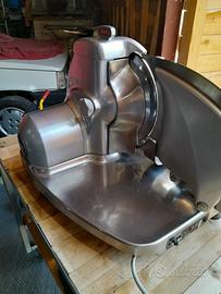 Affettatrice berkel 220volt