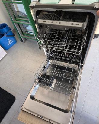 Lavastoviglie da incasso Electrolux 45 cm