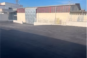 Capannone piu parcheggio