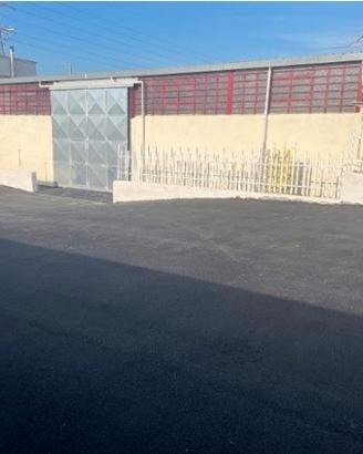 Capannone piu parcheggio