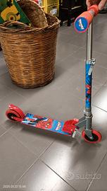 Monopattino spiderman 