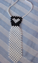 Cravatta di perline