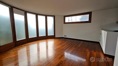 Erba ampio e luminoso trilo