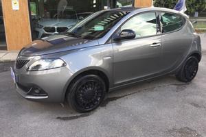 Lancia Ypsilon 1.0 FIREFLY S&S HYBRID 5P. SILVER X