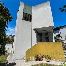 Cagliari, via Mosca, villa con giardino ampio