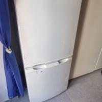 frigorifero con congelatore a due cassettio