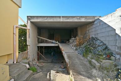 Immobile indipendente al grezzo con lotto