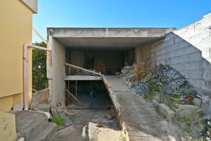 Immobile indipendente al grezzo con lotto