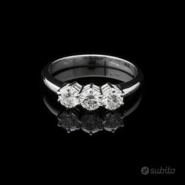ANELLO TRILOGY IN ORO BIANCO 18KT DIAMANTI 0.80 CT