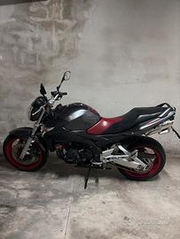 Suzuki Gsr 600 yoshimura