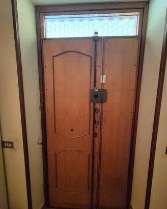portone in legno