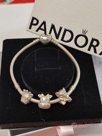 2 bracciali e 12 charm Pandora