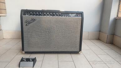 Fender Frontman 212R 100W con pedale Footswitch 