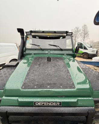 Cofano defender