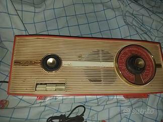 radio arancione anni 60 vintage