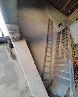 Scala a pioli in legno 