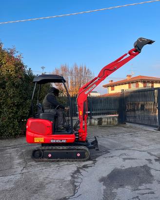 E276- ESCAVATORE NEW HOLLAND 18 Q