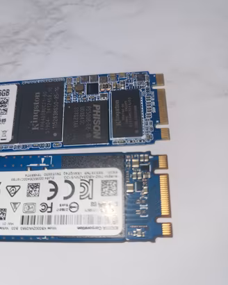 4 Hard Disk SSD tipo M2 da 256 GB 