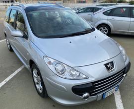 Peugeot 307 1.6 HDi -GANCIO TRAINO-TETTO PANORAMIC