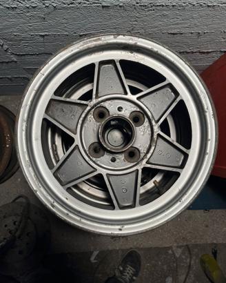 Cerchi in lega 13” x 5.5” 5 razze 4x98 vintage