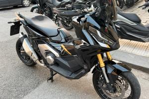 Honda X-ADV 750 da Vetrina