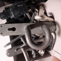 maniglie per porte e finestre