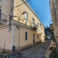 Palazzetto Singolo su 2 Livelli con Garage