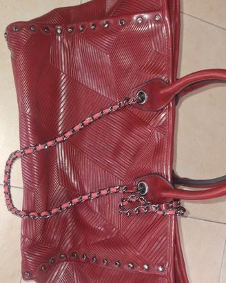 Borsa da donna in similpelle.