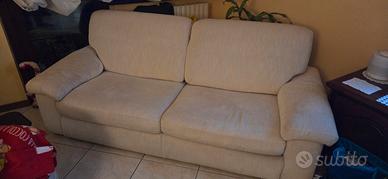 DIVANO IN TESSUTO 400€