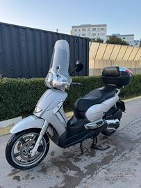 aprilia scarabeo 400 light