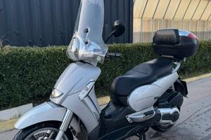 aprilia scarabeo 400 light