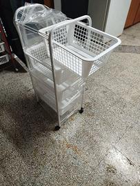Carrello con cassetti in plastica per cucina