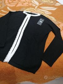 Cardigan nero con strass e perle