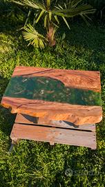 Tavolino in Ulivo e Resina