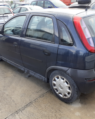 Opel corsa 1.0 benz 01 ricambi