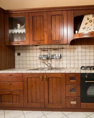 Cucina in legno massello