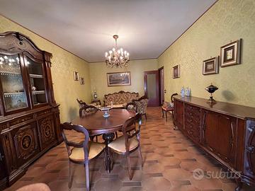 Salotto soggiorno stile antico