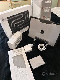 Apple Macbook pro m4 Silver italia 100%+ AIRPODS 4