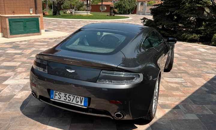 ASTON MARTIN 2009