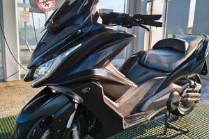 Kymco ak 550