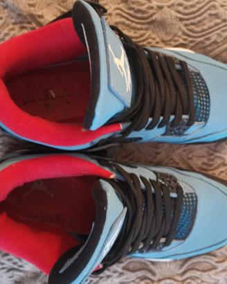 Jordan 4  Travis scott