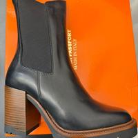 Heeled Chelsea boot
