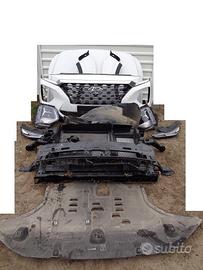 AUDI a4 b9 8w s-line 16- xenon musata anteriore co