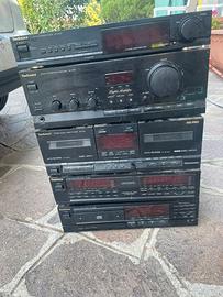 Un stereo technis 5 piani se accendi