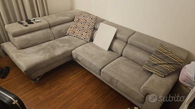 Divano 4 posti ad L colore tortora 